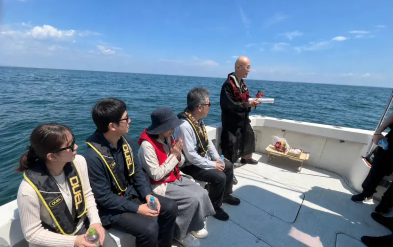 海洋散骨（貸切乗船）　27万5千円